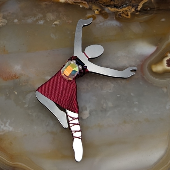 Vintage Liztech 94 Artist made by Jill Elizabeth Dancing Figure Mirrored Brooch - Picture 2 of 7